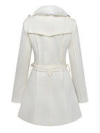 Abrigo blanco años 40 con cuello de piel sintética desmontable. Elegante y clásico